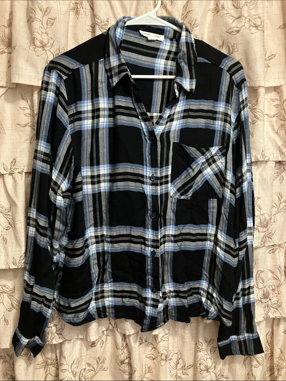 beachlunchlounge Black & Blue Plaid Button-Down Shirt